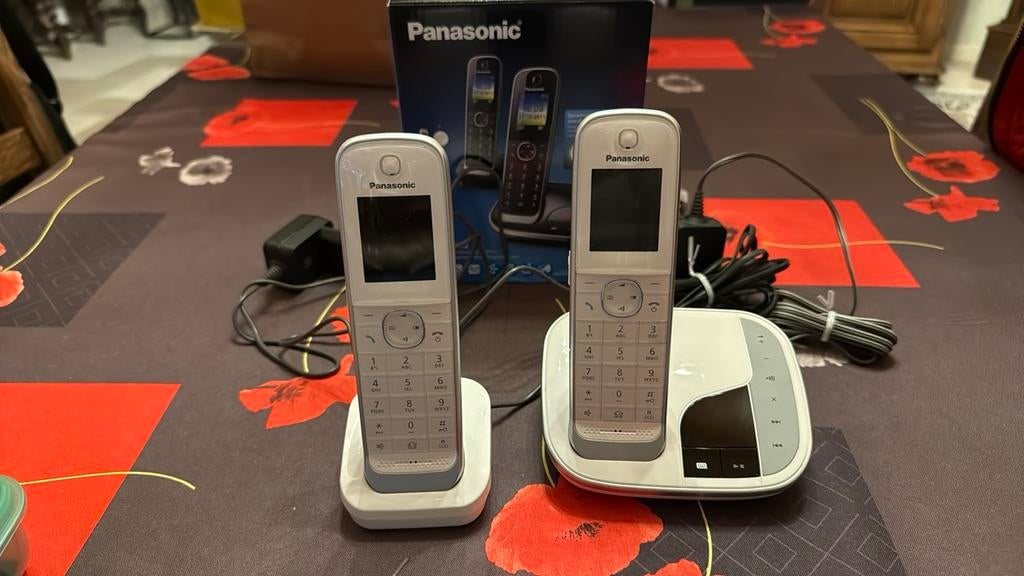 Panasonic KX-TGJ322 dubbele draadloze telefoon als nieuw, Ophalen of Verzenden, Zo goed als nieuw, 2 handsets