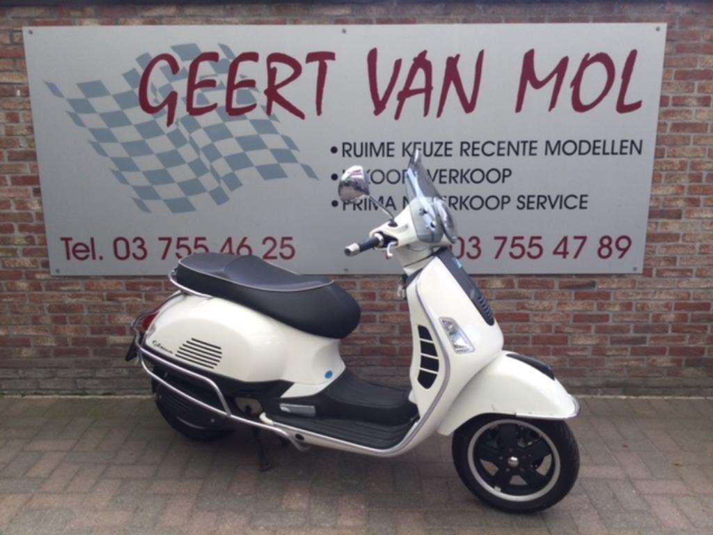 Vespa GTS 125 super, 2010, Scooter, Entreprise, Permis Moto A1 minimum, 1 cylindre