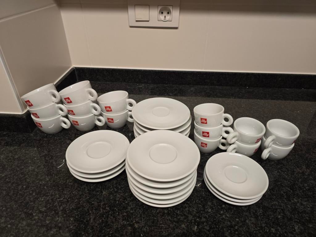 Illy-kopjes en schoteltjes, Ophalen, Gebruikt, Kop(pen) en/of Schotel(s)