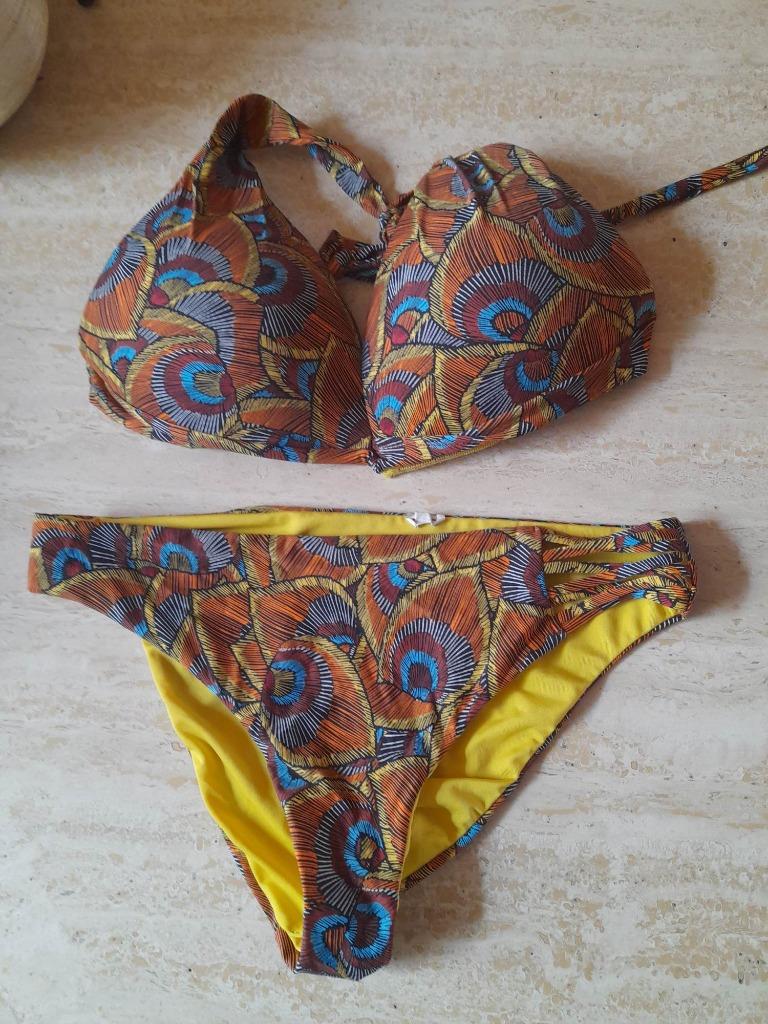 Bikini rembourré de Calzedonia Cobey Taille : L, Vêtements | Femmes, Vêtements de Bain & Maillots de Bain, Porté, Bikini, Jaune
