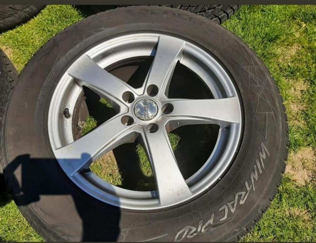 Velgen met winterbanden volvo xc60, Auto-onderdelen, Banden en Velgen, Ophalen, Winterbanden, Band(en)