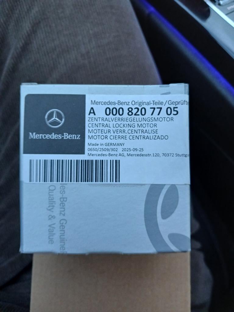 Moteur trappe charge Mercedes c300de, Ophalen of Verzenden