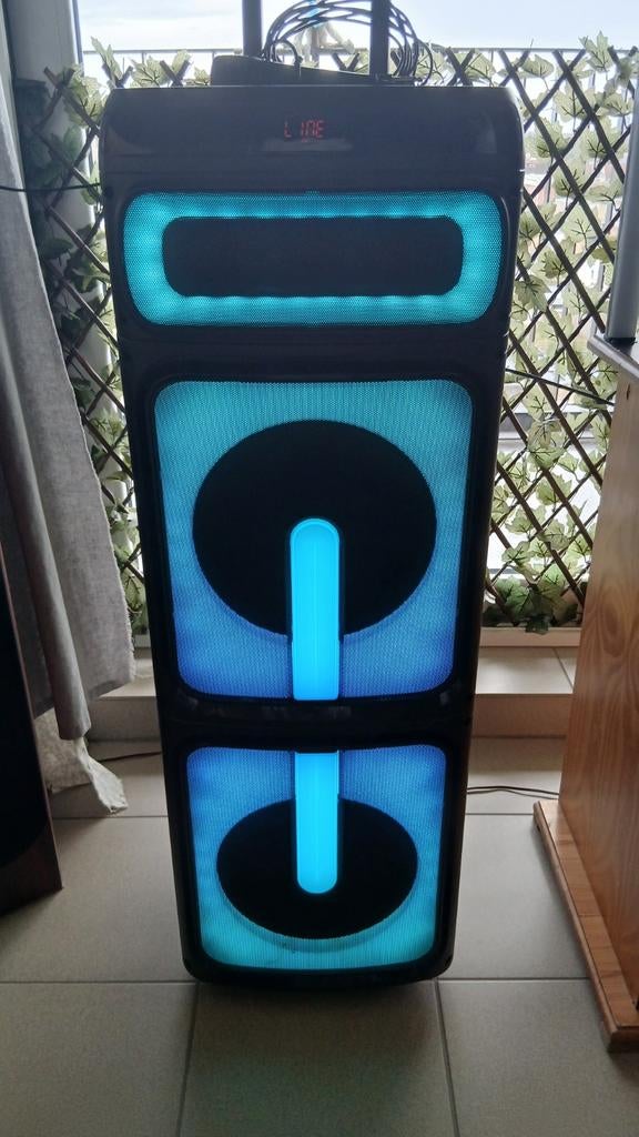 Karaoke speaker box, Enlèvement, Comme neuf, Ensemble complet
