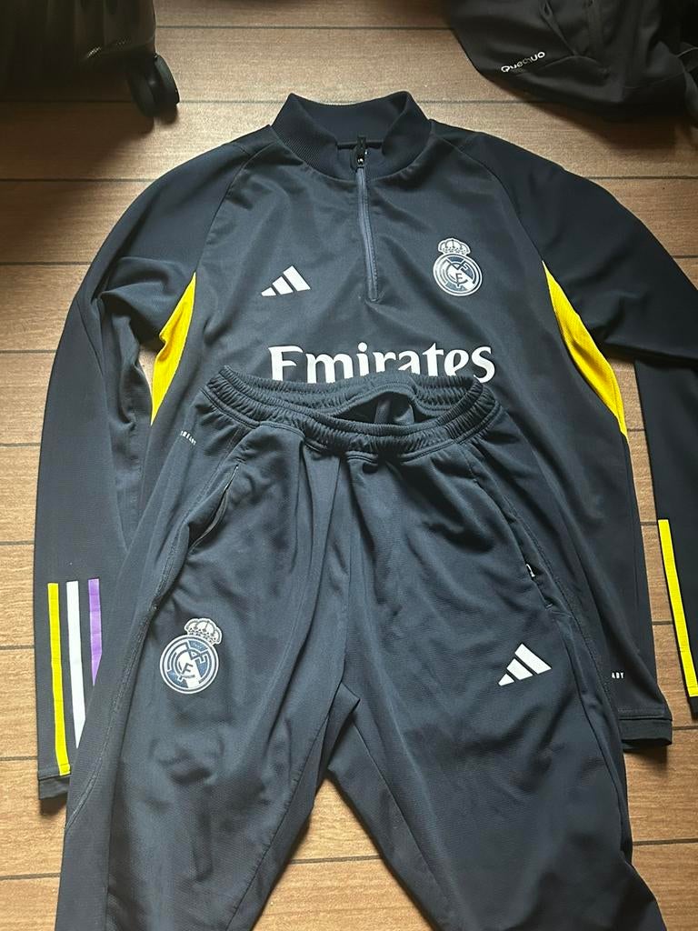 Survêtement du Real Madrid, Vêtements | Hommes, Vêtements de sport, Enlèvement ou Envoi, Comme neuf, Taille 48/50 (M)