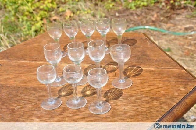 12 petits verres a liqueurs  3 formes de boule différente, Antiquités & Art