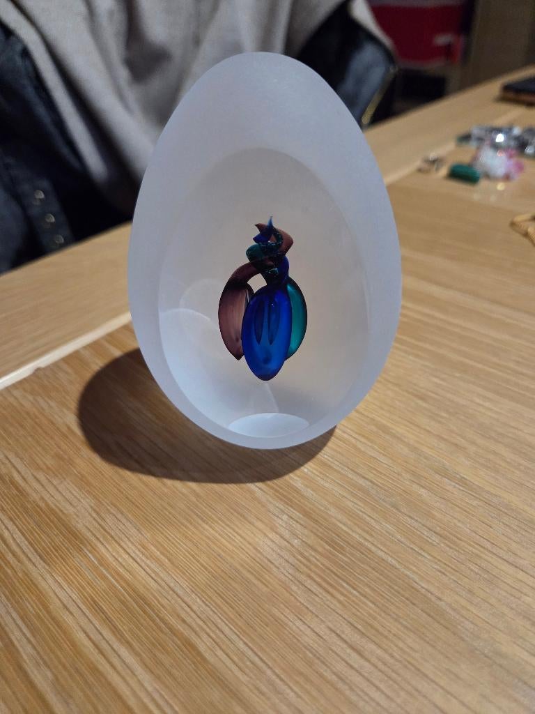 Bohemian handmade art cut glass paperweight 3 verstrengeld, Enlèvement