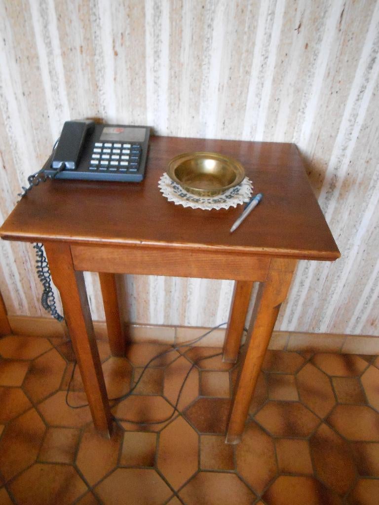 DEMI-TABLE DE CAFÉ, Enlèvement