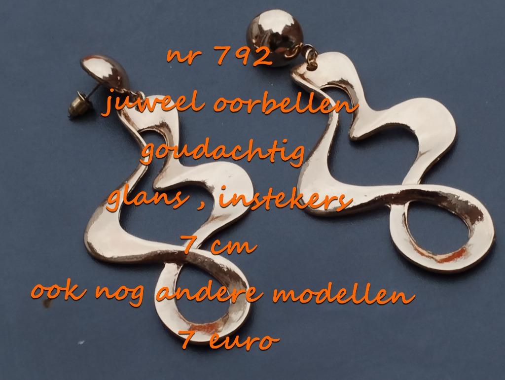 792. Bijou : boucles d'oreilles, NEUF, frais de port inclus, Or, Autres matériaux, Envoi, Neuf