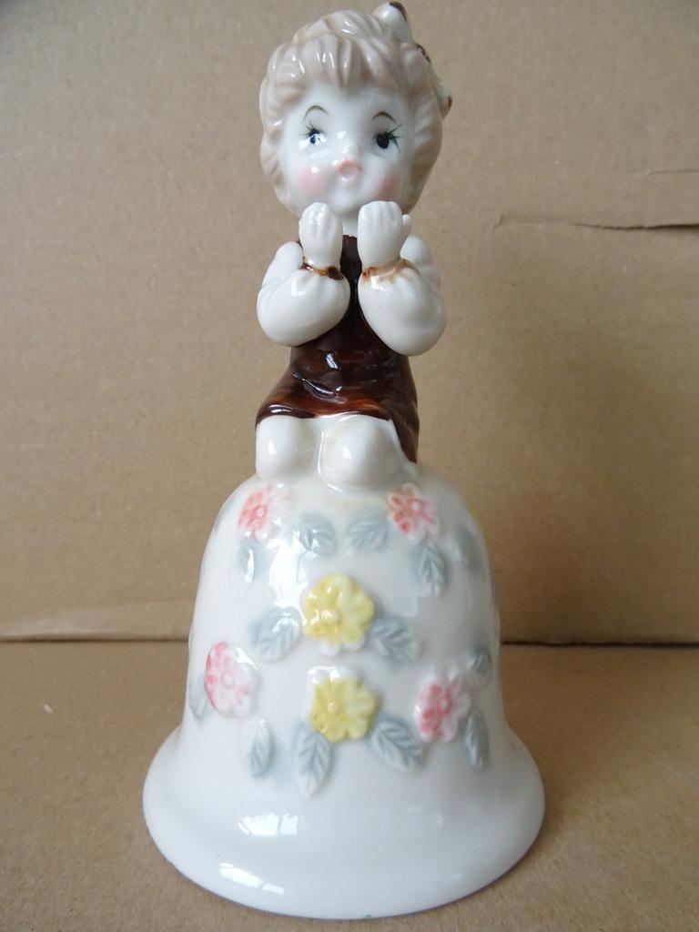 Curiosités cloche de table en porcelaine vintage 14cm Taiwan, Antiquités & Art, Enlèvement ou Envoi