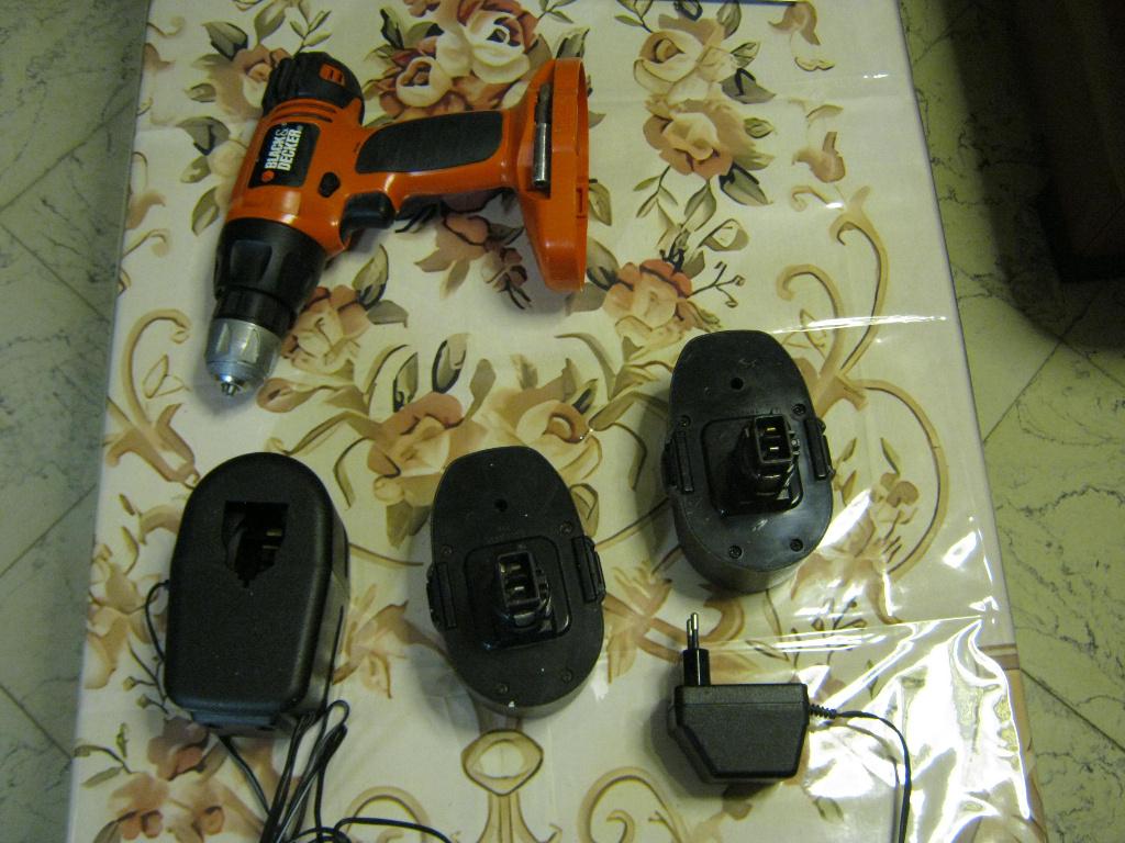Perceuse sans fil Black+Decker 18V BDCDC 18-QW  Marque : B, Boormachine, Gebruikt, Ophalen of Verzenden, Klopboormechanisme
