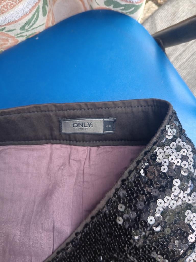 Mini rok met palletjes  van merk only,maat 34, Ophalen of Verzenden, Zo goed als nieuw, Maat 34 (XS) of kleiner