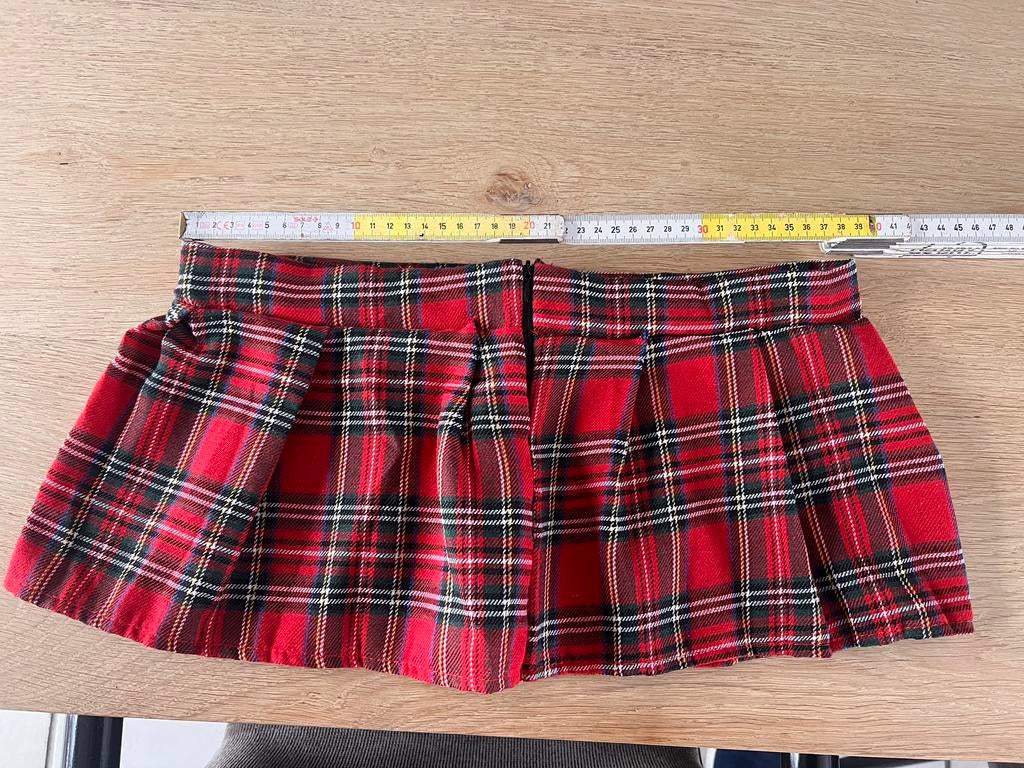 Mini jupe style écolière ( longueur 21cm ), Rouge, Porté, Envoi, Au-dessus du genou