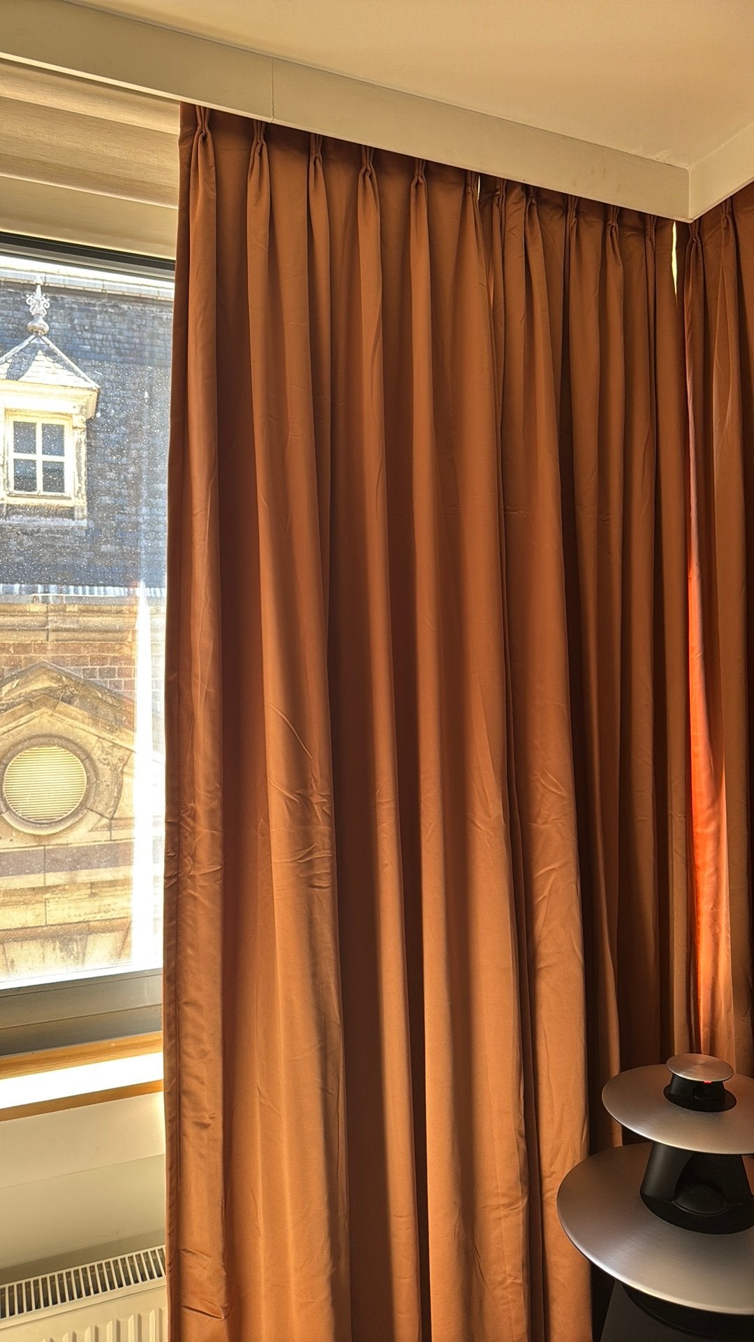 Rideaux occultants professionnels d’hôtel haut de gamme, Ophalen, Oranje