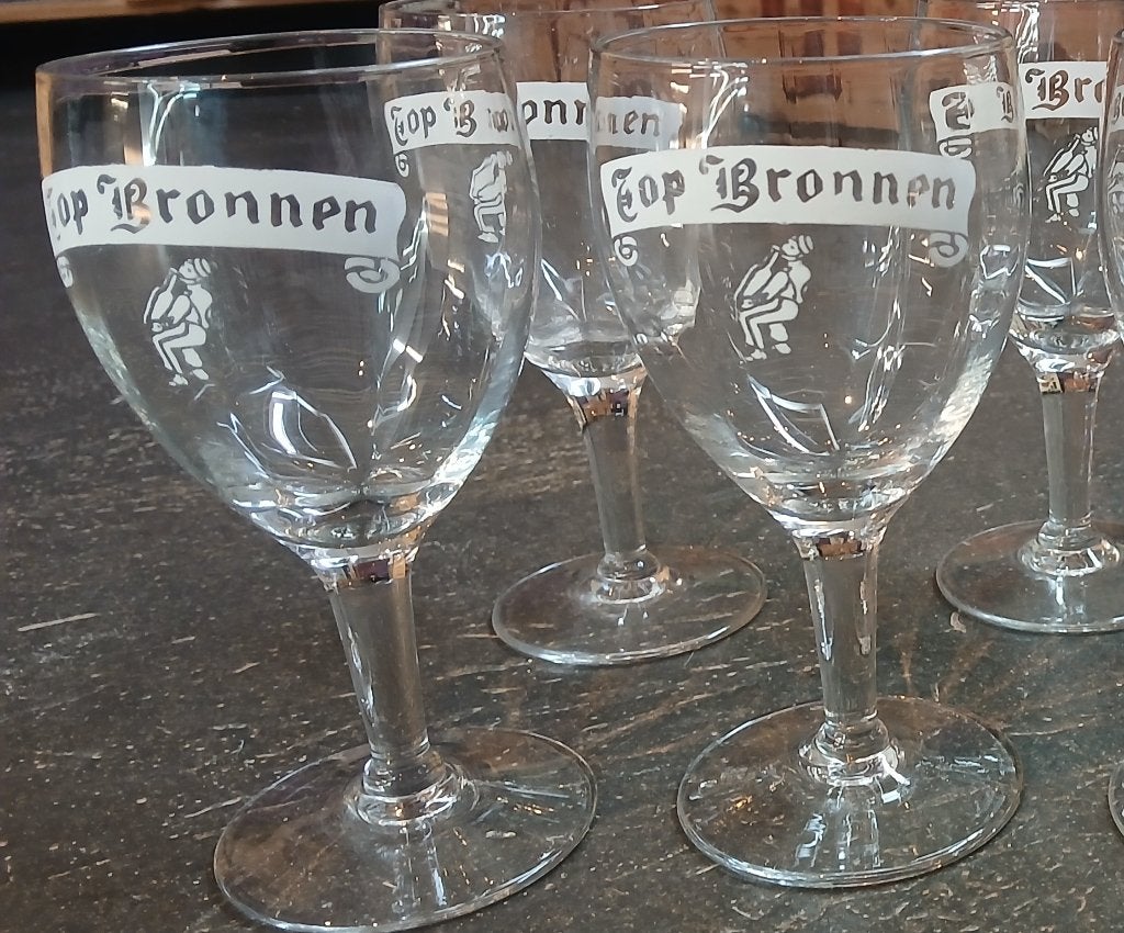 4 vooroorlogse glaasjes top bronnen, Enlèvement ou Envoi, Comme neuf
