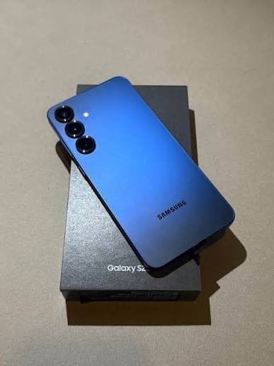 nieuwe ongebruikte Samsung S25 256 GB Donderblauw, Telecommunicatie, Mobiele telefoons | Toebehoren en Onderdelen, Ophalen, Nieuw