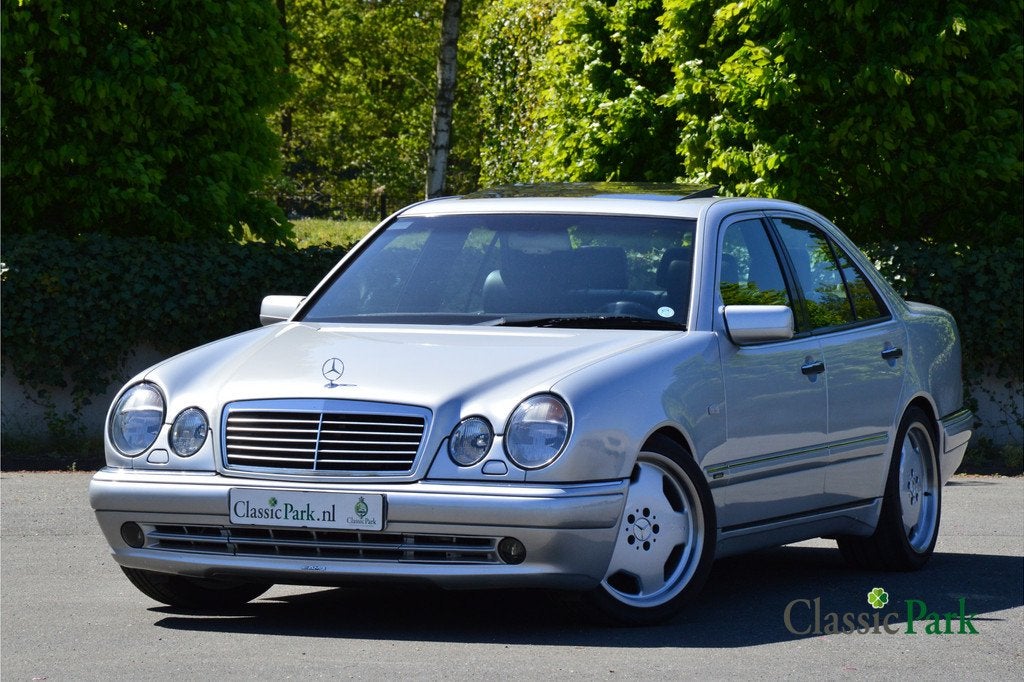 Mercedes-Benz E50 AMG (bj 1996, automaat), Auto's, Automaat, 4 deurs, Achterwielaandrijving, Zwart