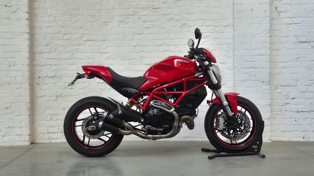 Ducati Monster 797 en parfait état et Akrapovic @motomobilia, Motos, Motos | Ducati, Permis Moto A, 797 cm³, Entreprise, Occasion