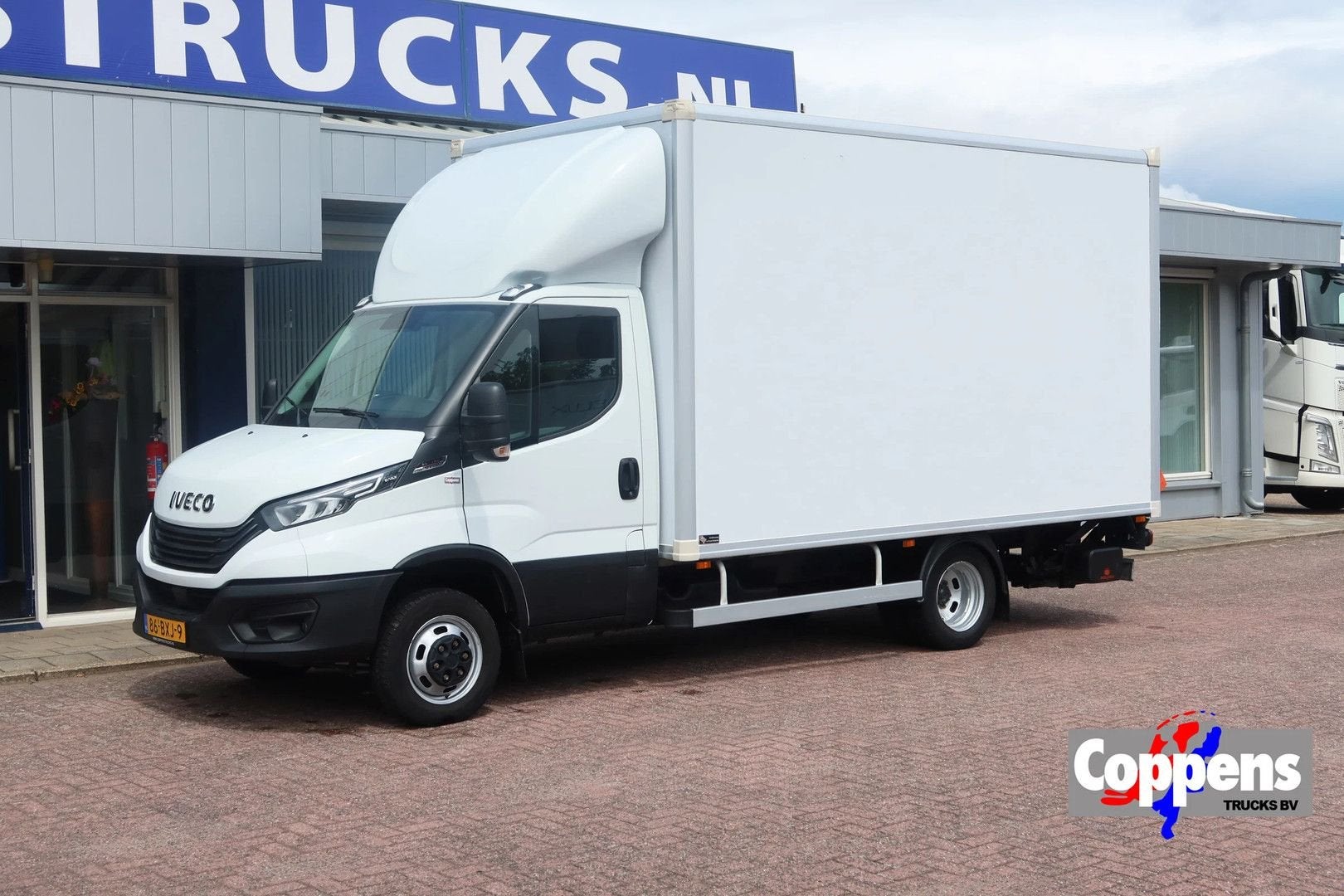 Iveco 50C18 C1 Rijbewijs. Laadvermogen 2184 KG. Hi-Matic Bak, Auto's, Bestelwagens en Lichte vracht, Automaat, Wit, Bedrijf, Diesel