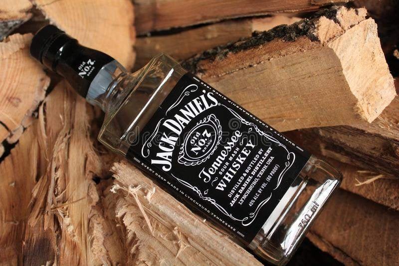 Lege Jack Daniels Old No. 7 flessen met dop., Verzamelen, Ophalen, Zo goed als nieuw, Verpakking