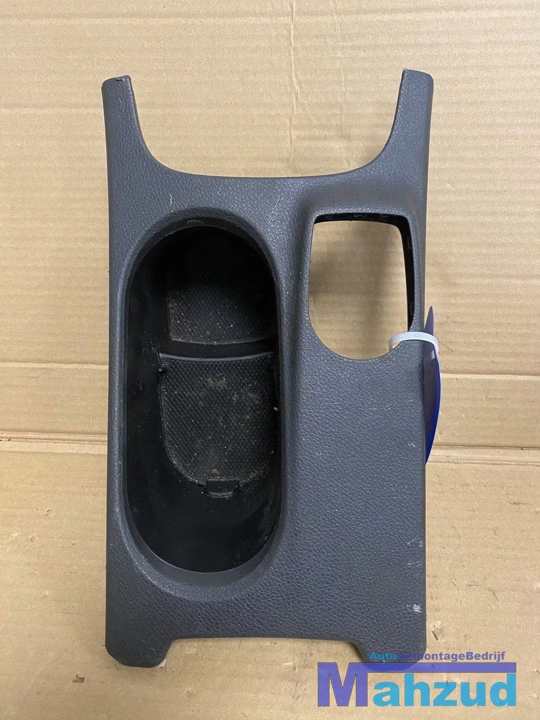 MERCEDES B KLASSE W246 Bekerhouder 2011-2018 A2466800910, Gebruikt, Mercedes-Benz AG, Mercedes-Benz, Mercedesstrasse 120
70372  Stuttgart, DE