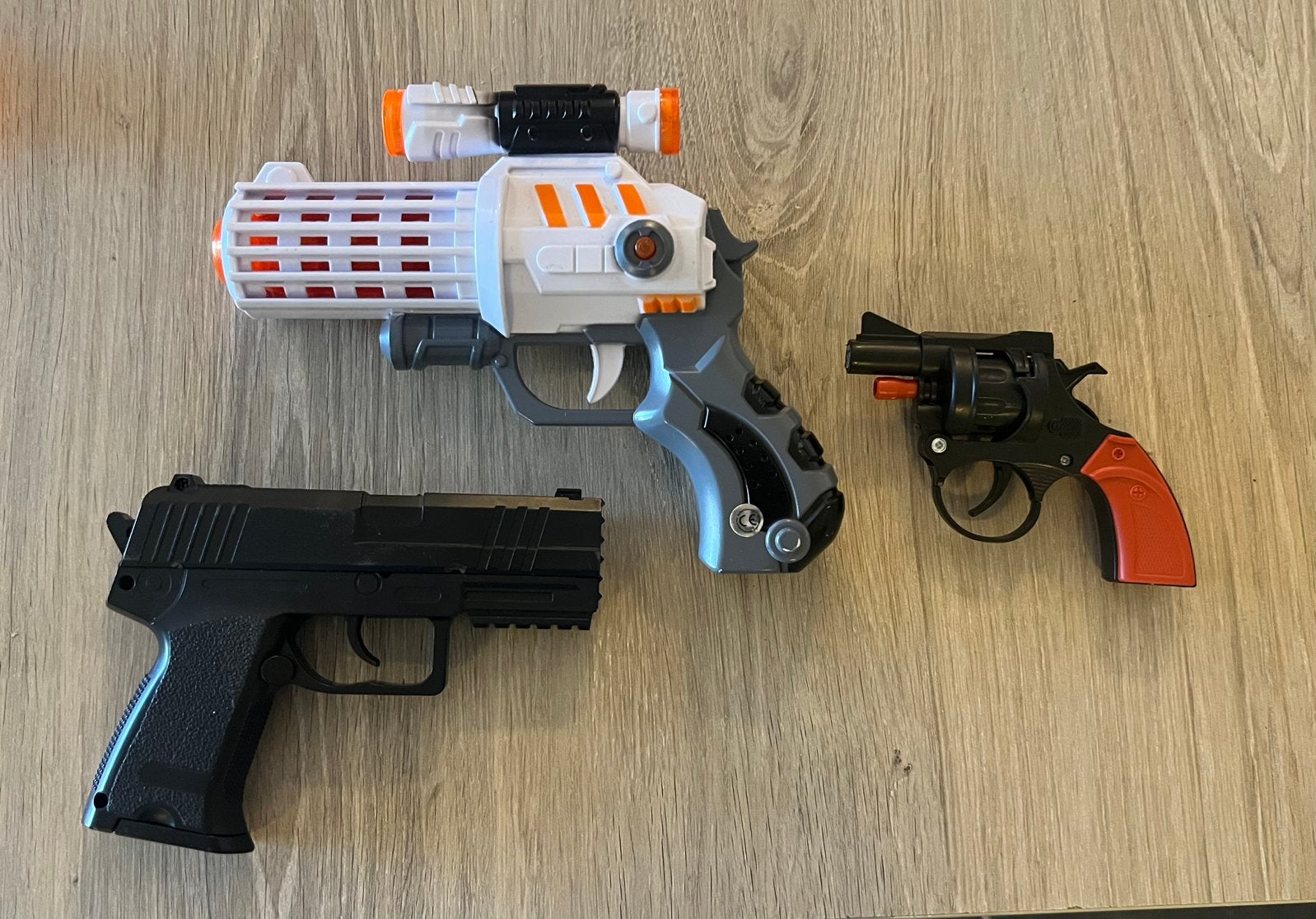 Lot speelgoedgeweertjes, Kinderen en Baby's, Ophalen, Gebruikt