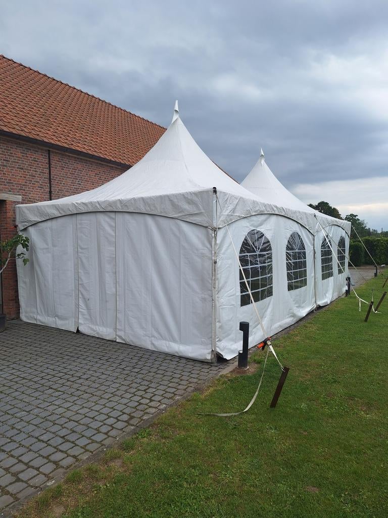 Pagodetenten te huur, Ophalen