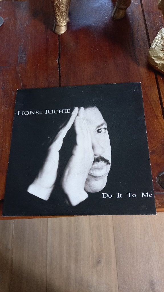 vinyl (45T) lionel richie "do it me", Ophalen, Zo goed als nieuw, Pop