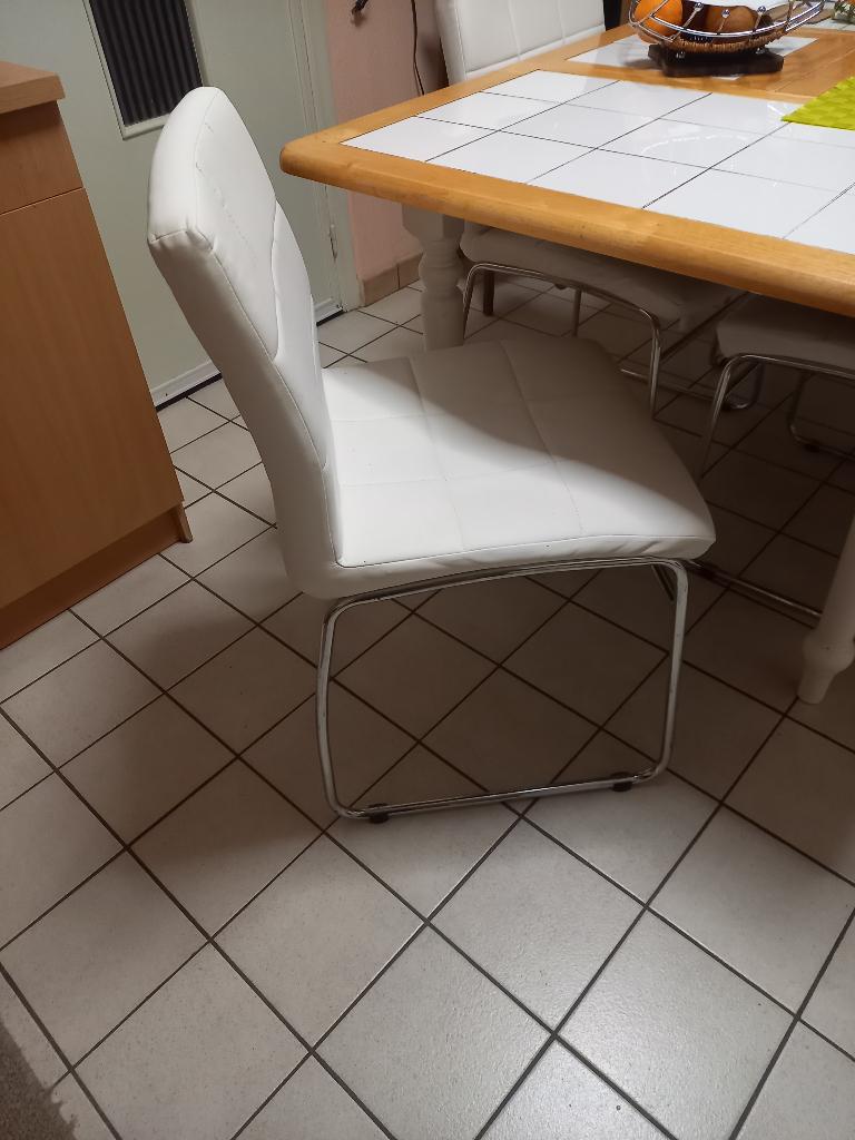 Table de cuisine + 4 chaises, 100 à 150 cm, Quatre personnes, Comme neuf, Enlèvement