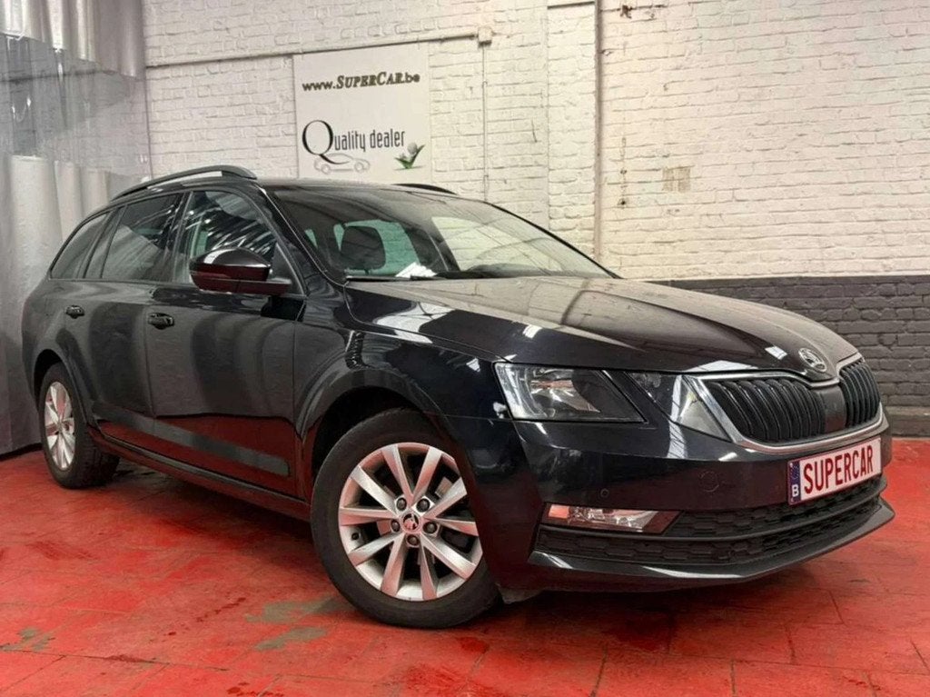 Skoda Octavia Octavia 1.6 CR TDi DSG * CARPLAY * 215X60M *, Autos, Achat, Euro 6, Entreprise, 116 ch
