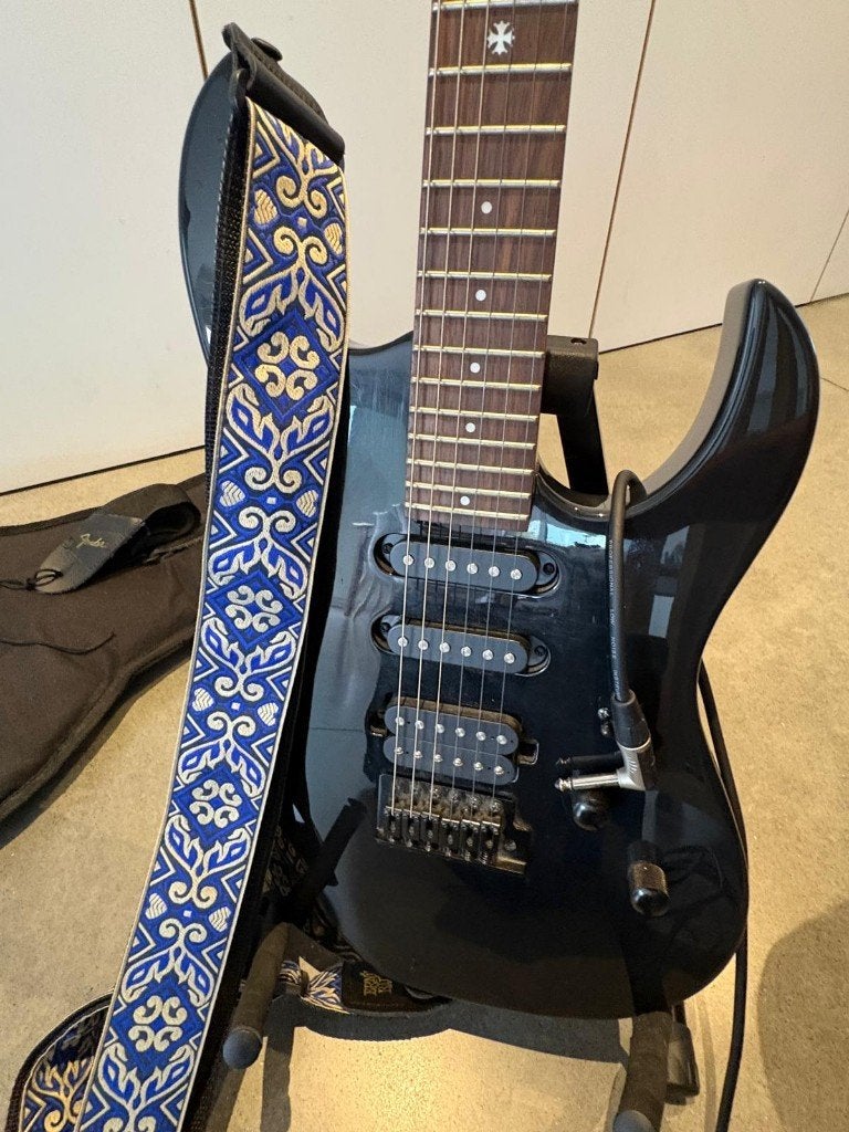 Superbe Guitare éléctrique ArkanE A66 avec Ampli Blackstar, Musique & Instruments, Enlèvement, Comme neuf, Avec ampli