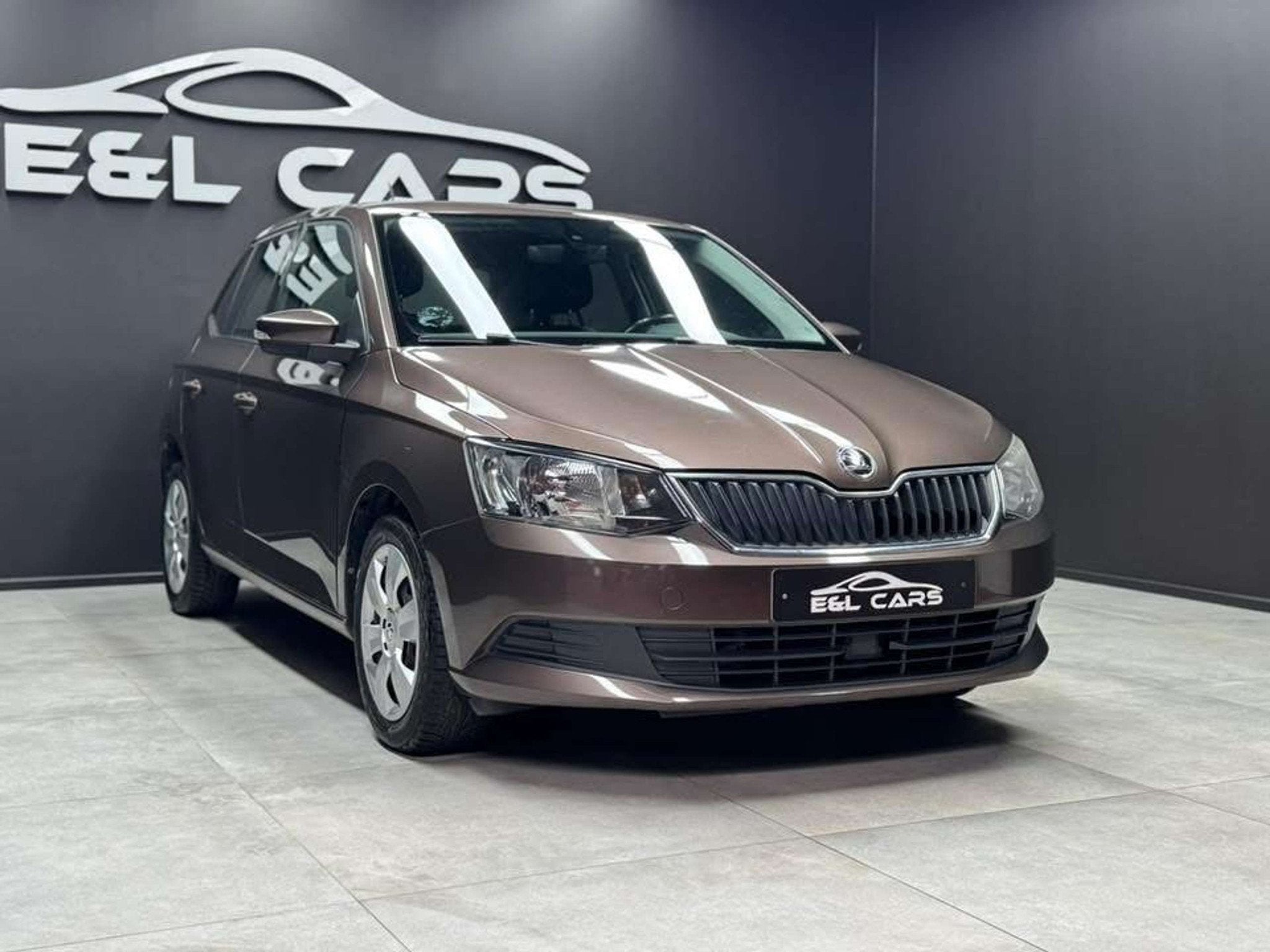 Skoda Fabia Fabia 1.0i *12 mois de garantie* (bj 2016), Auto's, Skoda, Stof, Euro 6, Bruin, 3 cilinders