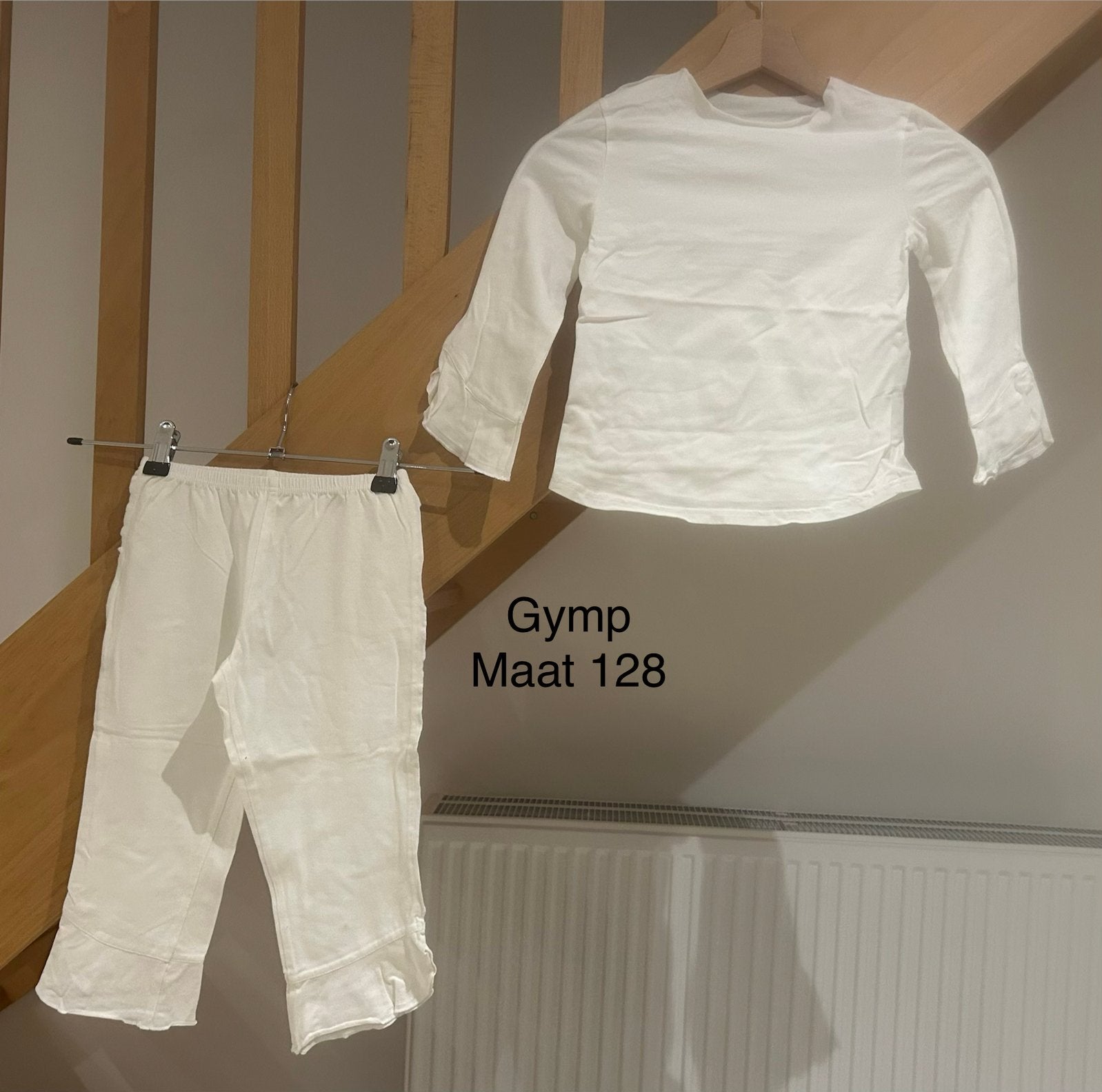 Witte longsleeve + legging (Gymp, maat 128), Kinderen en Baby's, Kinderkleding | Maat 128, Ophalen of Verzenden, Zo goed als nieuw