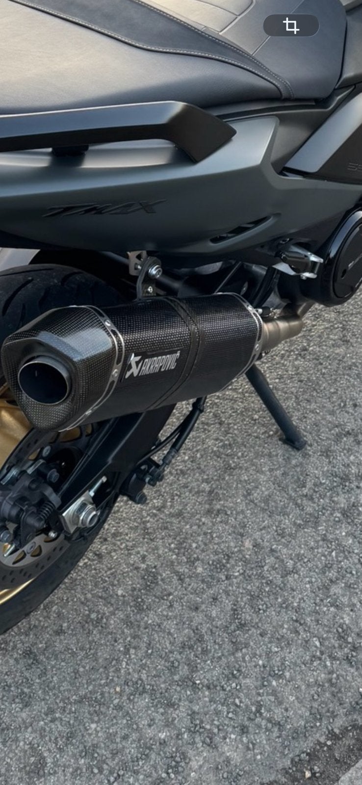 Akrapovic Tmax volledige lijn, Motoren, Ophalen