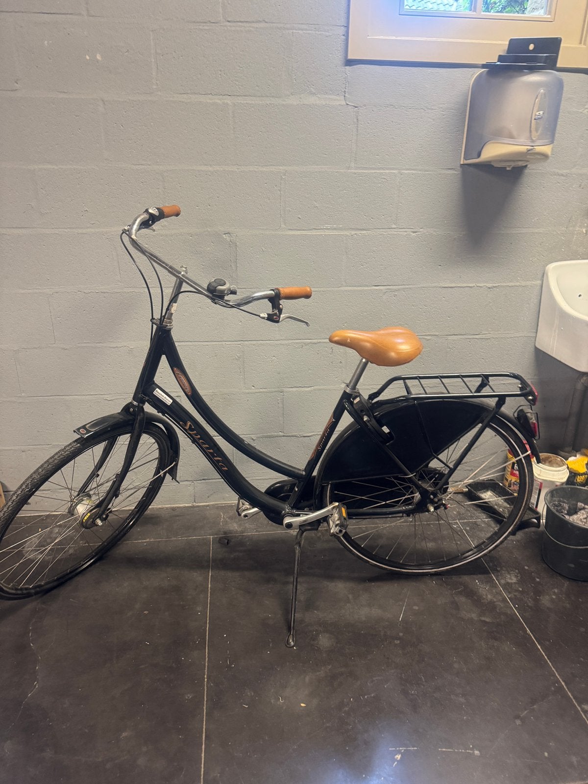 Damesfiets Norta – comfortabel en praktisch stadsmodel, Fietsen en Brommers, Ophalen, Zo goed als nieuw