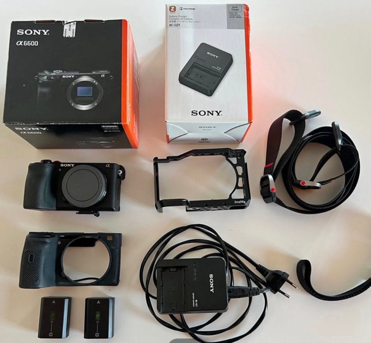 Sony 6600 + brand new Sigma 18-50mm and lenses plus many opt, Enlèvement, Comme neuf, Sony
