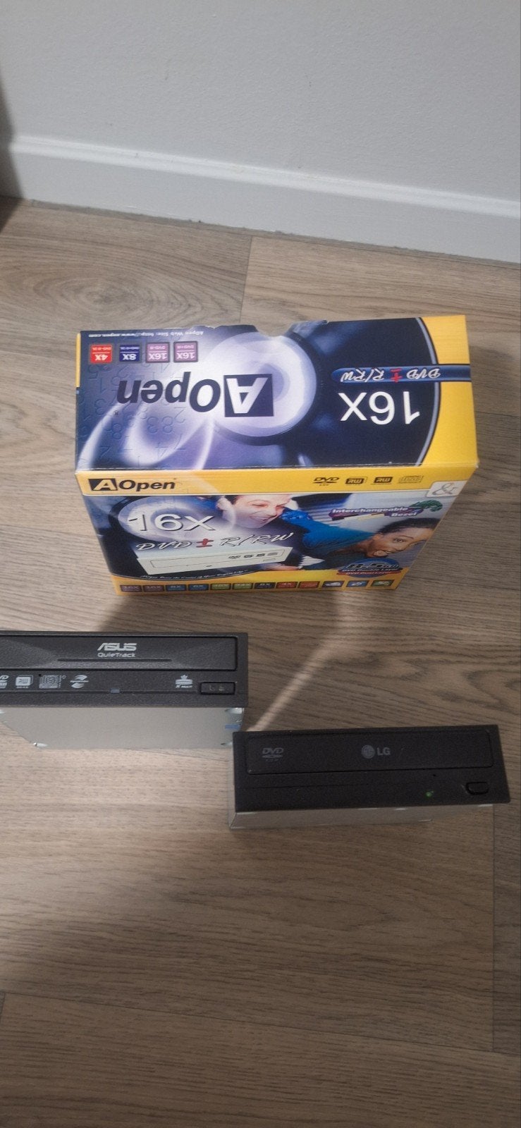 2 stuks, Informatique & Logiciels, Disques enregistrables, Enlèvement