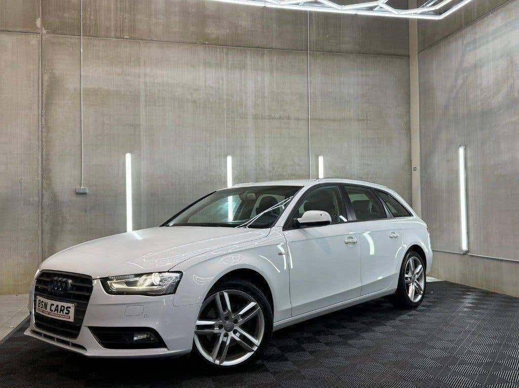 AUDI A4/XENON/LEER/TREKHAAK/EURO6, Auto's, A4, Wit, Leder, Bedrijf