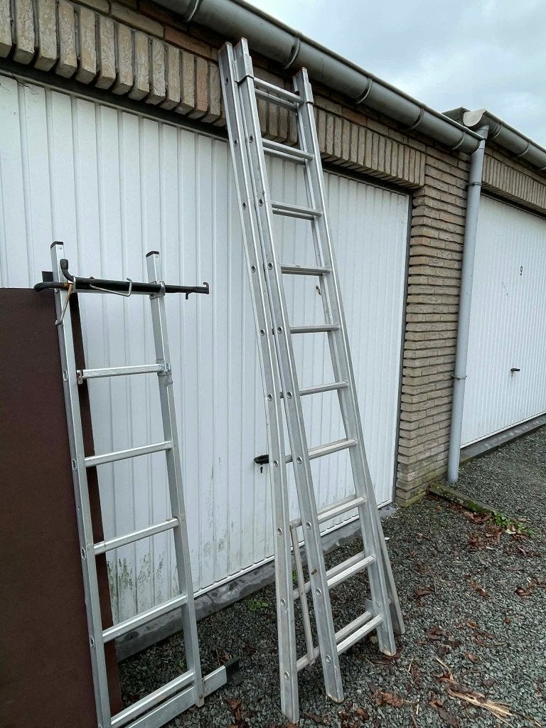 2-delige Aluminium opsteekladder 210 sporten – 5m ., Doe-het-zelf en Bouw, Ophalen, Zo goed als nieuw, Ladder, Opvouwbaar of Inschuifbaar