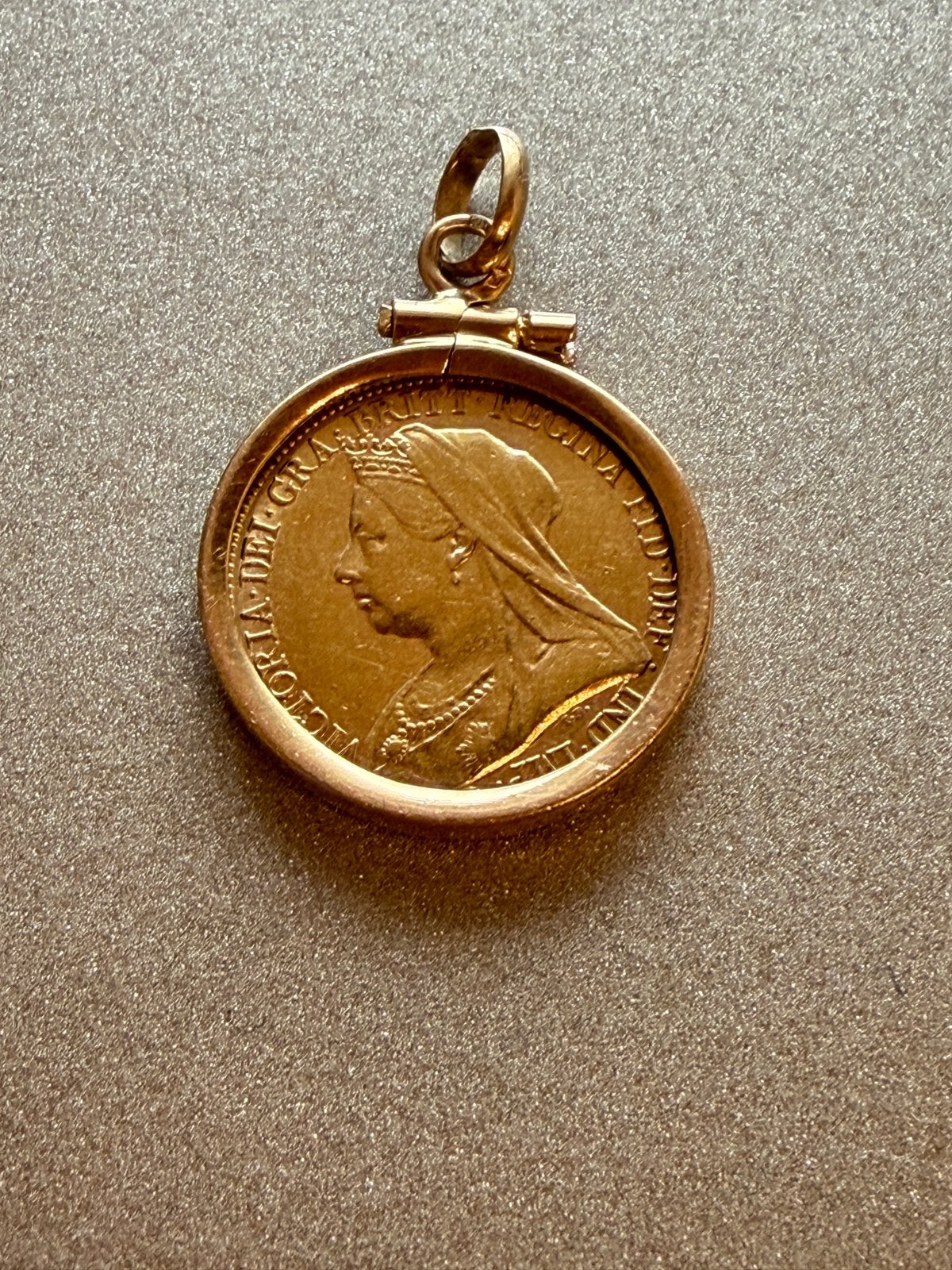 Gouden hanger, Ophalen, Zo goed als nieuw, Goud, Goud