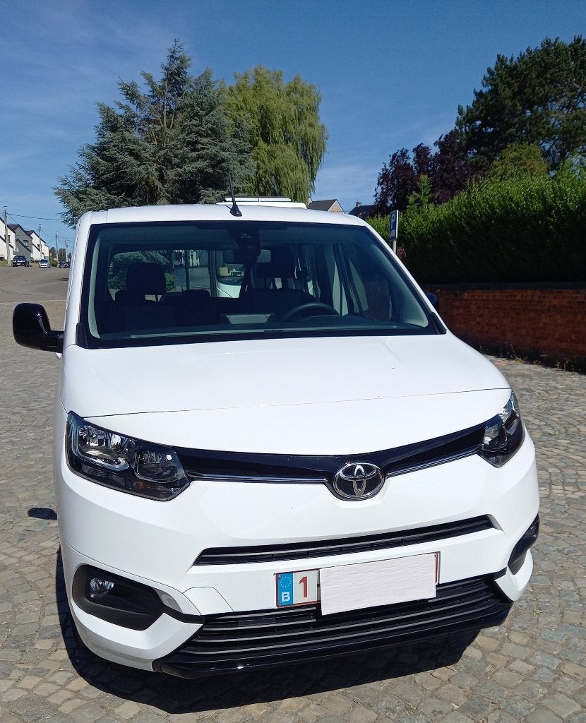 Toyota proace city verso blanche idem que la berlingo, Autos, 75 kW, Achat, Euro 6, Boîte manuelle