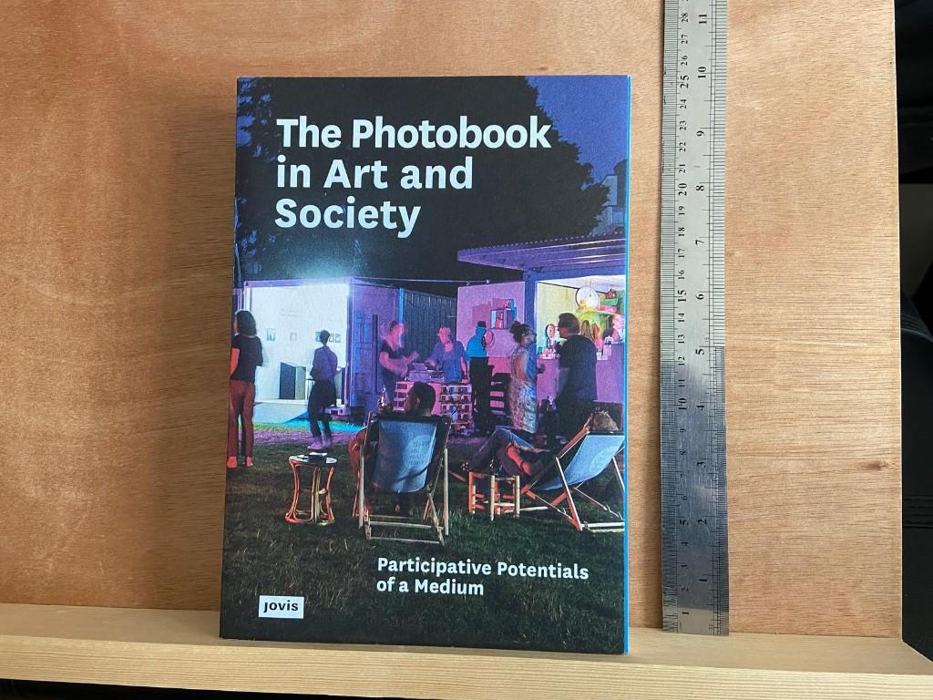 Het fotoboek in Kunst en Maatschappij, Boeken, Kunst en Cultuur | Fotografie en Design, Ophalen of Verzenden, Gelezen, Fotografen