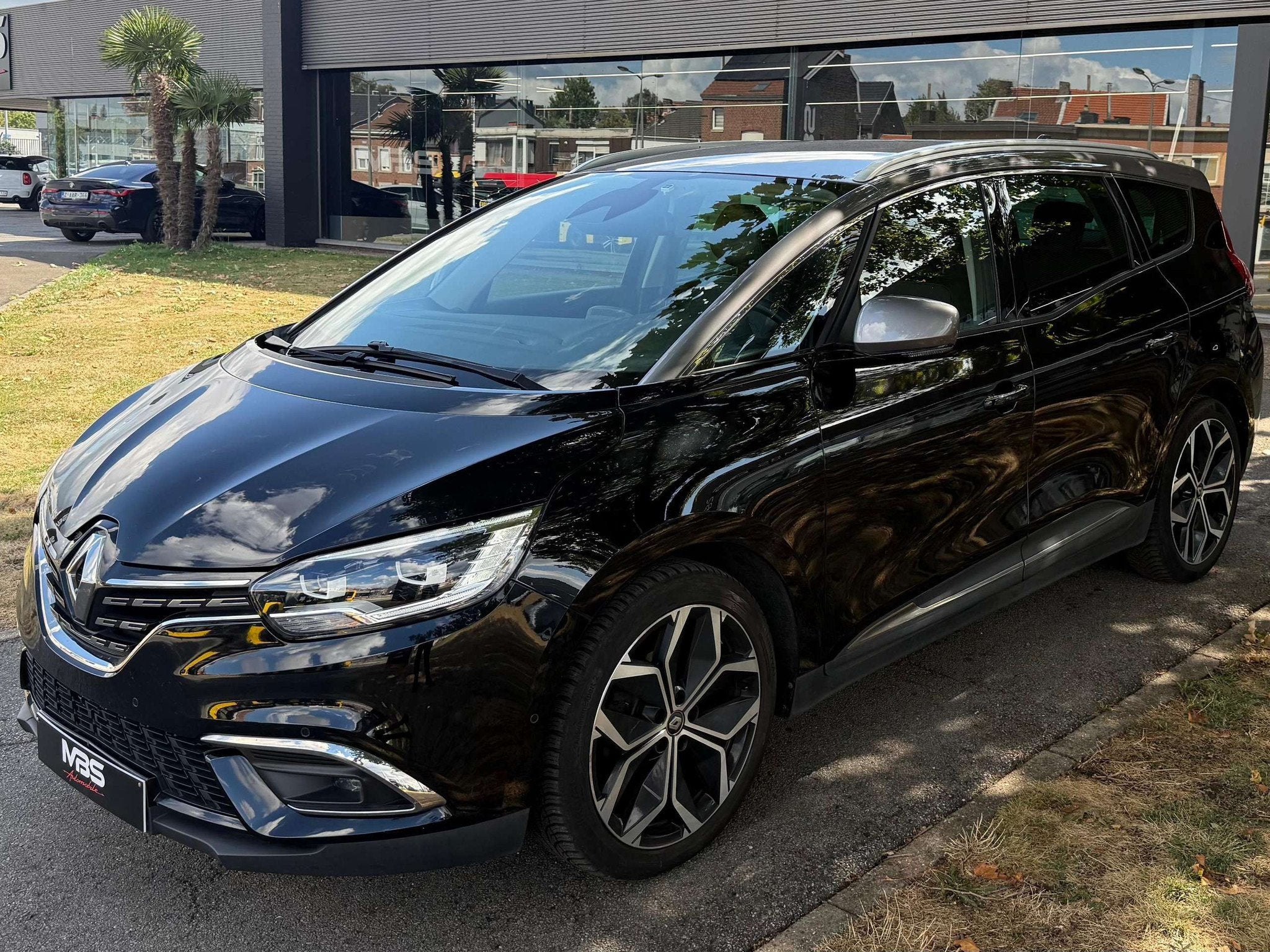 Renault Scénic * 7PLACES* *1 PROP* AUTO* XENON* CAMERA* GAR, 1332 cm³, Achat, Entreprise, 7 places