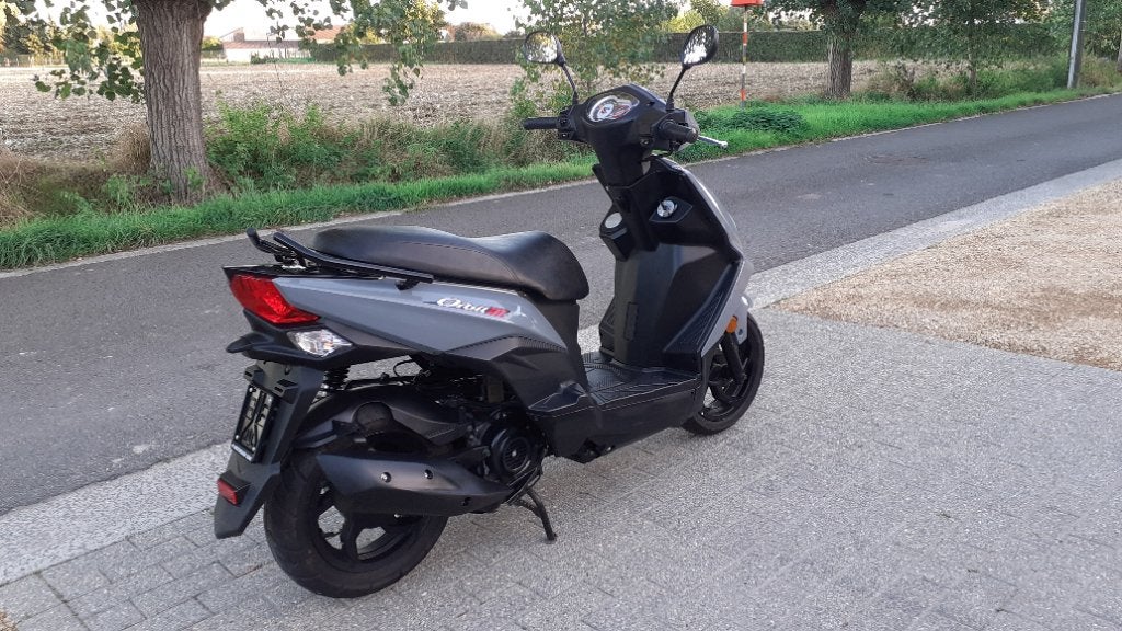 Sym orbit 3 slechts 4000 km OH gehad alle papieren B klasse, Vélos & Vélomoteurs, 49 cm³, Comme neuf, Classe B (45 km/h), Enlèvement