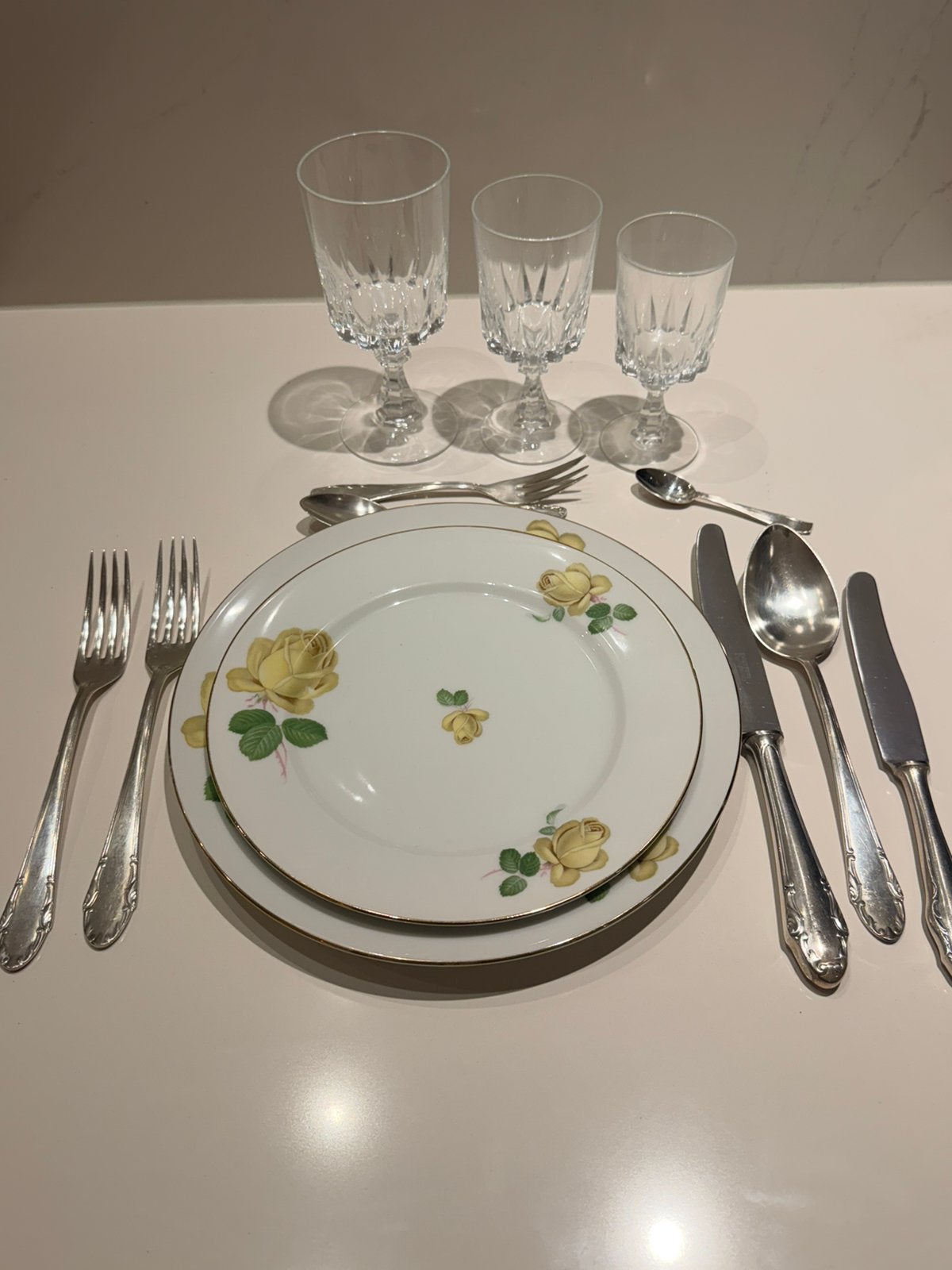 Ensemble de dîner exclusif pour 12 p, Antiquités & Art, Enlèvement