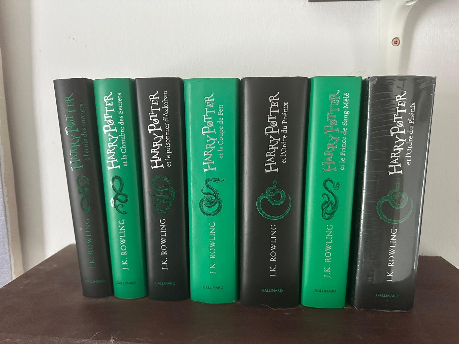 Livres Harry Potter collector 20 eme anniversaire Serpentard, Collections, Enlèvement, Utilisé, Livre, Poster ou Affiche