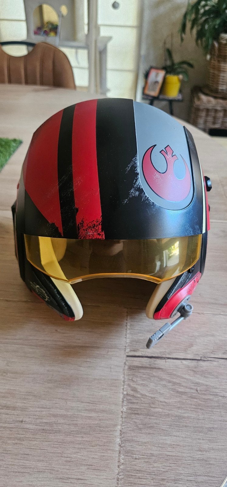 Hasbro black series poe dameron helmet, Verzamelen, Star Wars, Ophalen, Zo goed als nieuw, Replica
