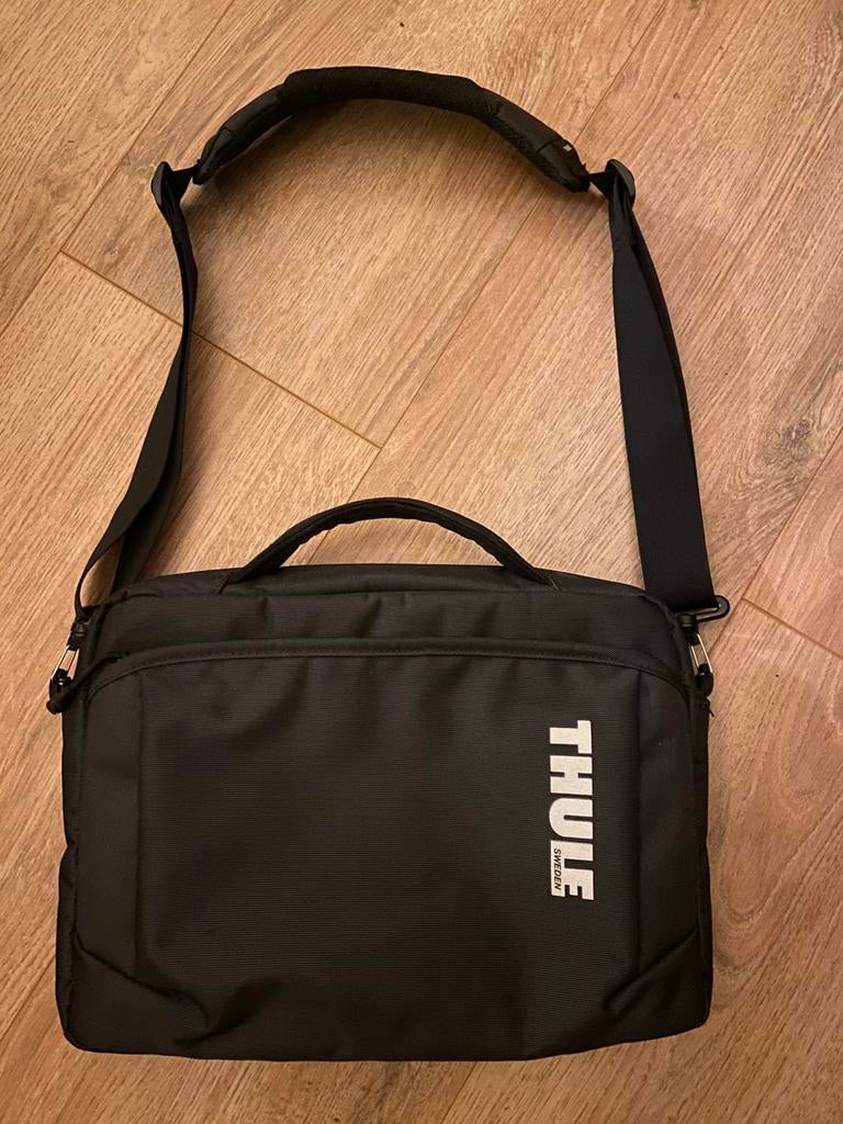 Thule laptoptas 13 inch + tablet, Computers en Software, Ophalen, 13 inch, Zo goed als nieuw, Schoudertas