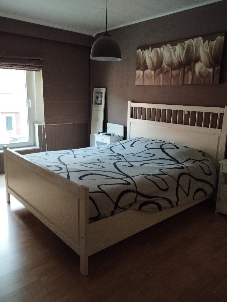 Bed, Enlèvement