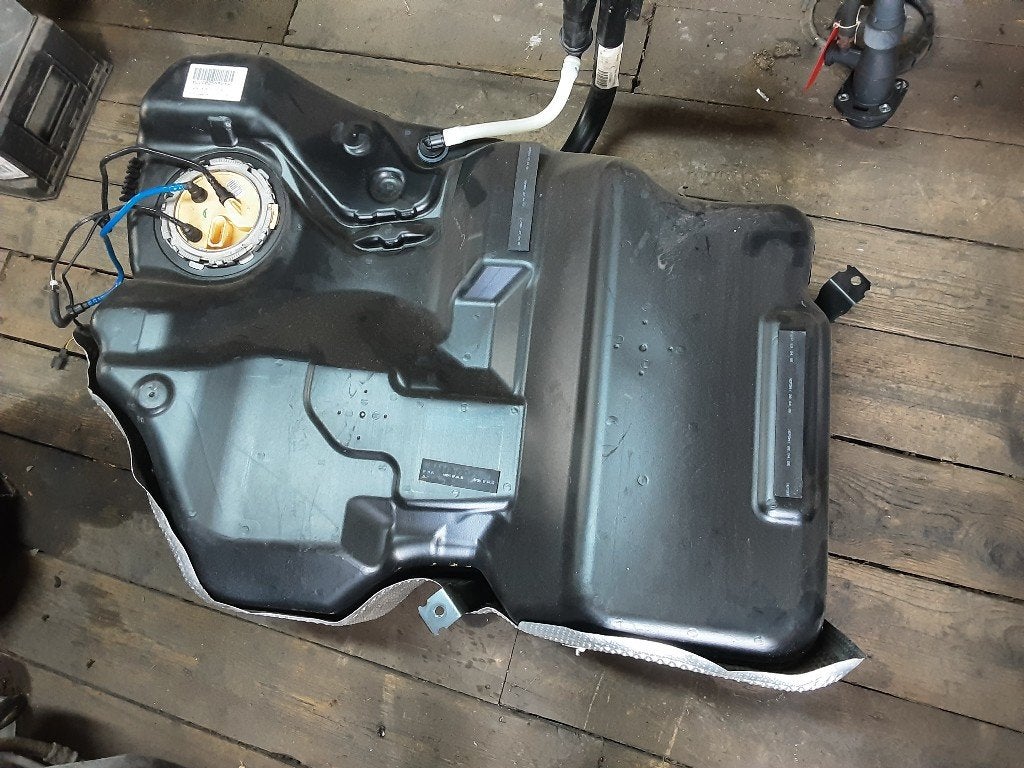 RESERVOIR CARBURANT Volkswagen Passat (3B3), Autos : Pièces & Accessoires, Volkswagen, Volkswagen AG, Utilisé, Kundenbetreuung@volkswagen.de