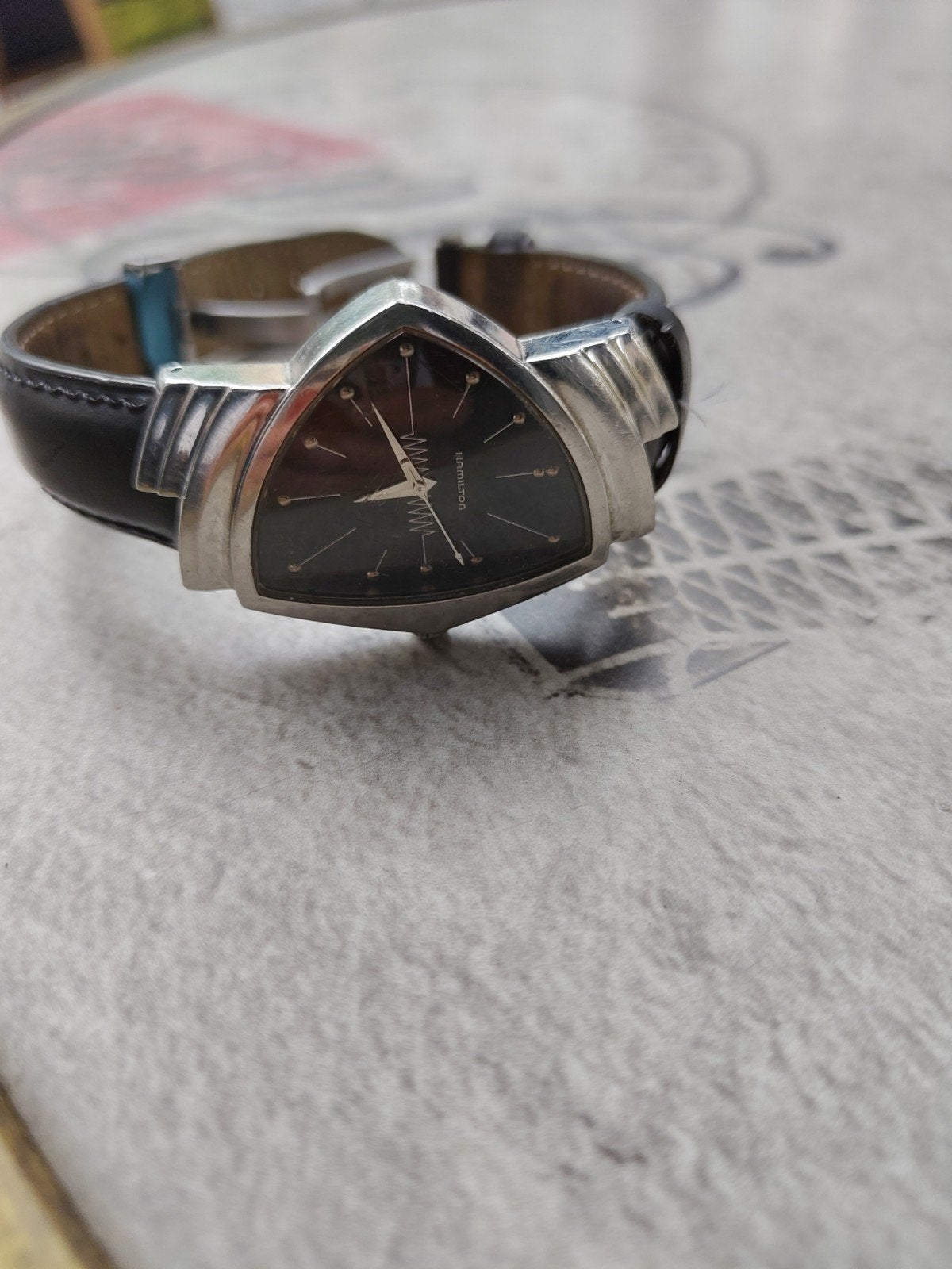 Montre Hamilton Ventura, Noir